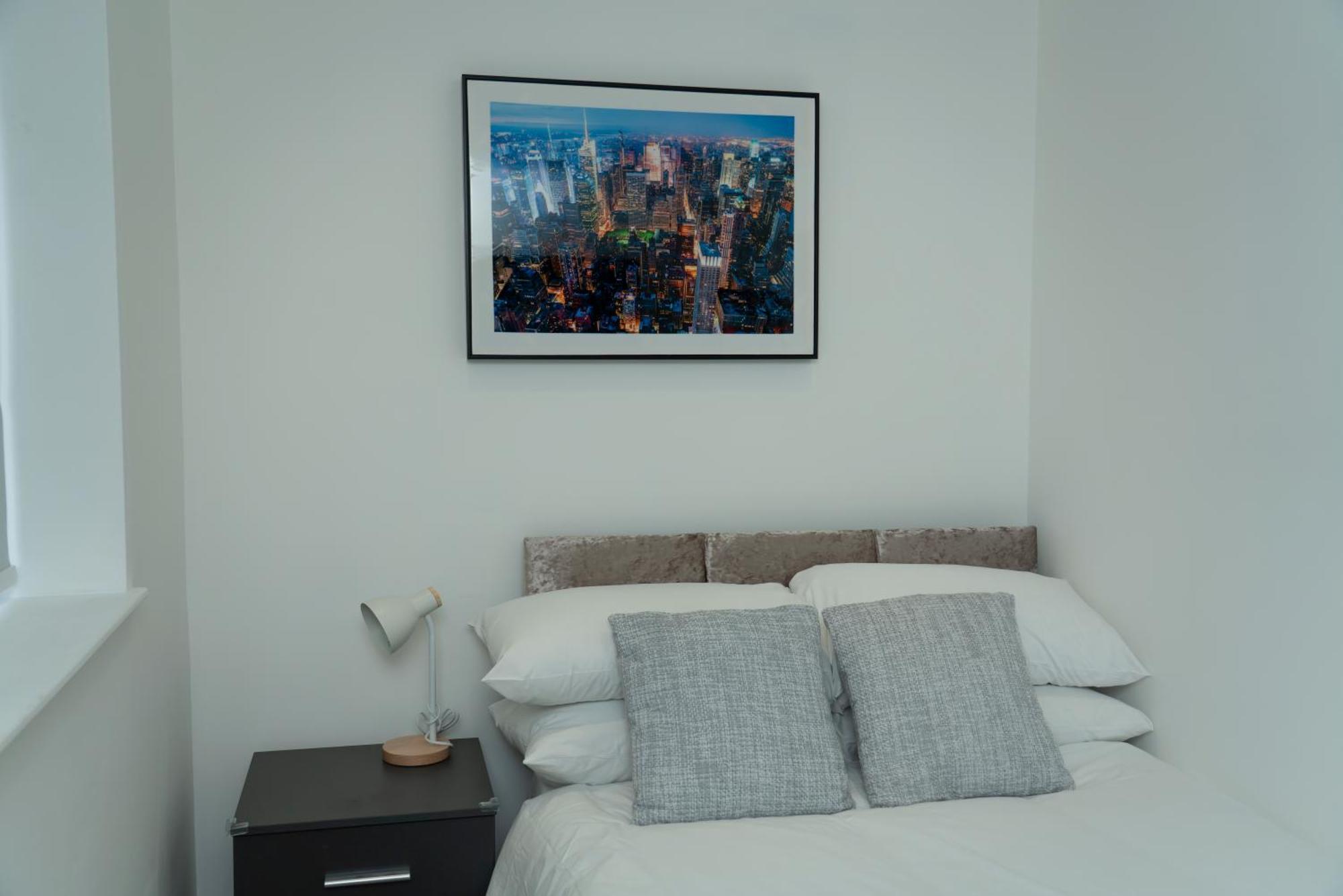 Casa de hóspedes Double 4Feet Bedroom Near Etihad And Coop Live With Free Parking, Shared Kitchen & Bathroom Manchester